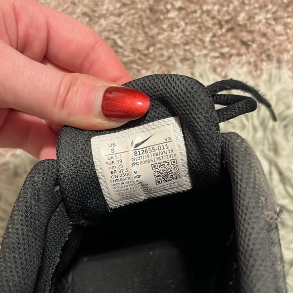 Women’s Black Nike Tajun Run Sneakers👟 - Picture 6 of 8